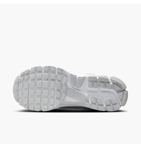Nike Zoom Vomero 5 Chrome Toe