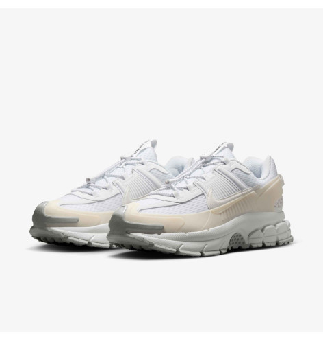 Кросівки Nike Zoom Vomero 5 Roam