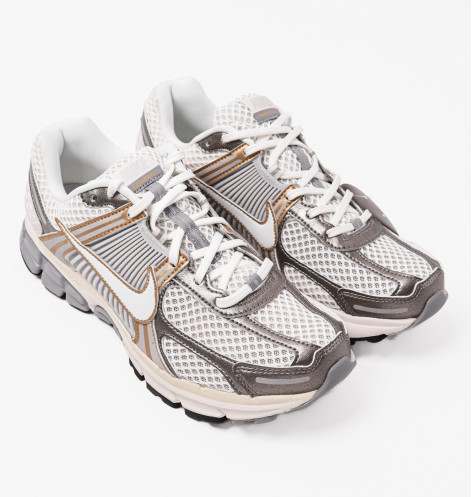 Кросівки чоловічі Nike Zoom Vomero 5 Platinum Tint Running Shoe Metallic/White HJ7247-099 44.5