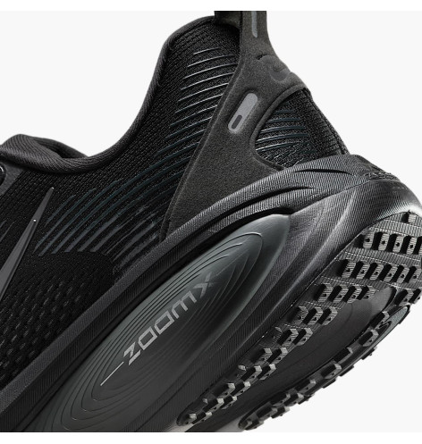 Кросівки Nike Vomero 18