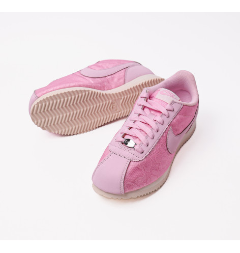 Кросівки жіночі Nike Cortez Pink HM8286-600 39