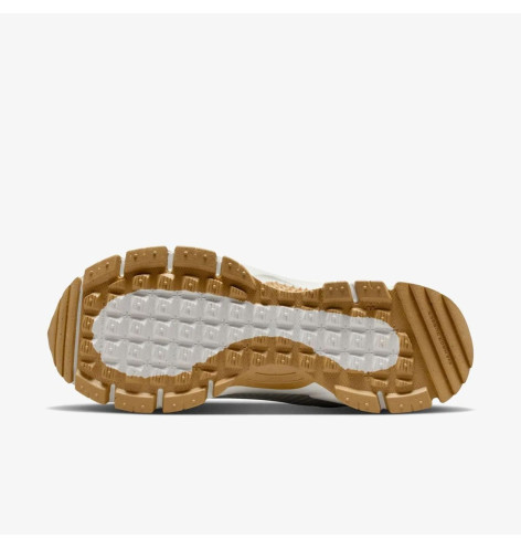 Nike Zoom Vomero Roam Winterized Sail Gum