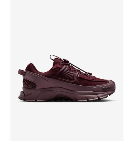 Nike Zoom Vomero Roam Burgundy Crush