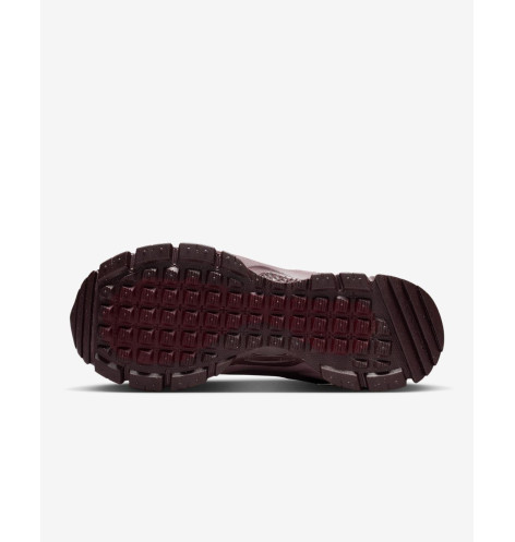 Nike Zoom Vomero Roam Burgundy Crush
