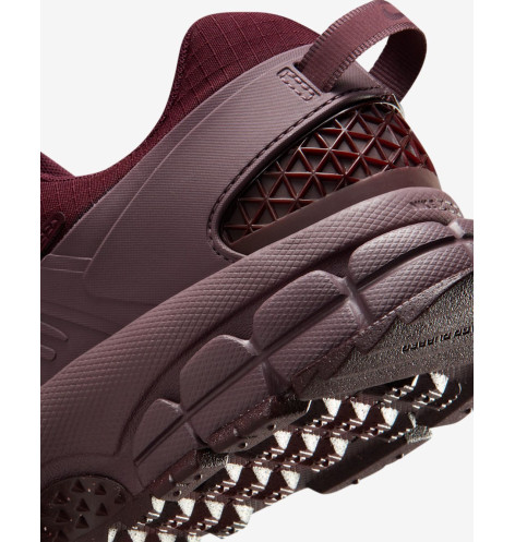 Nike Zoom Vomero Roam Burgundy Crush