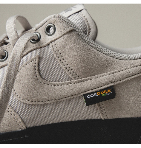 Кросівки чоловічі Nike Air Force 1 07 Grey HQ3822-001 41