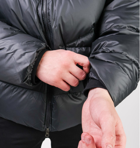 Пуховик чоловічий Nike M Windrunner Stmnt Dwn Jkt Black HQ7790-011 XS