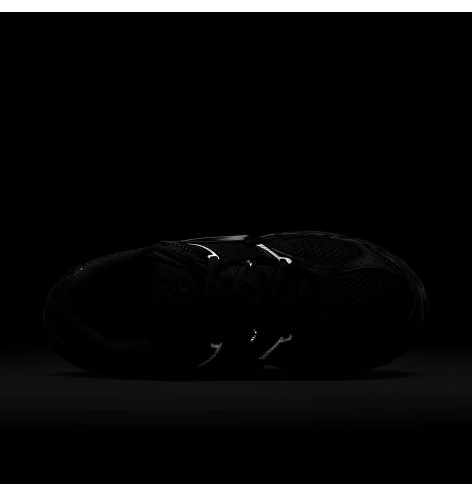 Кросівки Nike V5 RNR
