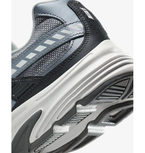 Кросівки чоловічі Nike Nike Initiator Grey IB3083-001 45