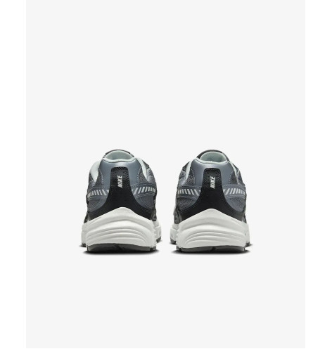 Кросівки чоловічі Nike Nike Initiator Grey IB3083-001 45