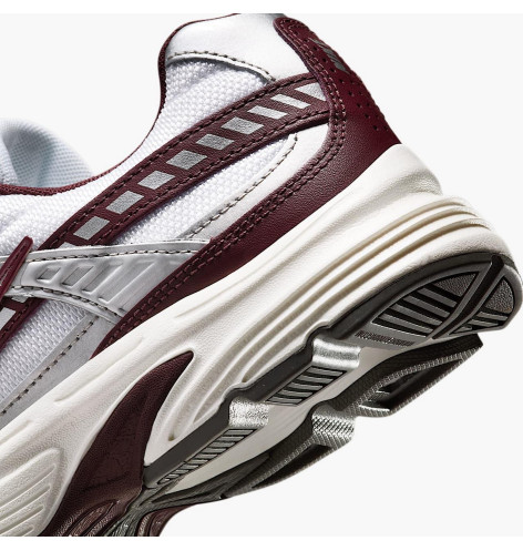 Nike Initiator White Burgundy Crush