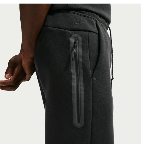 Шорти чоловічі Nike Sportswear Tech Black IM0693-010 XL