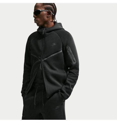 Шорти чоловічі Nike Sportswear Tech Black IM0693-010 XL