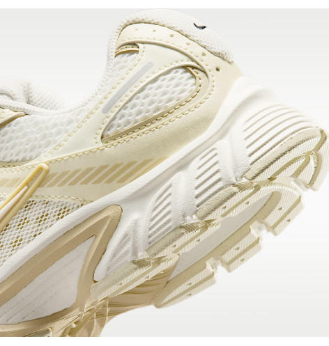 Кросівки унісекс Nike V5 Rnr Se Beige IO0464-101 40