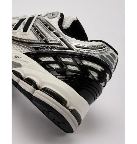 New Balance 1906R Silver Metallic Black