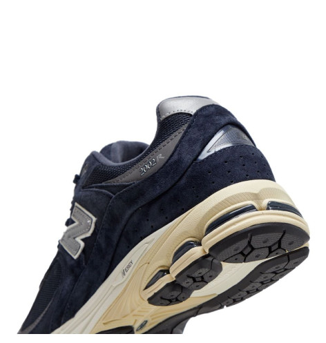 New Balance 2002R