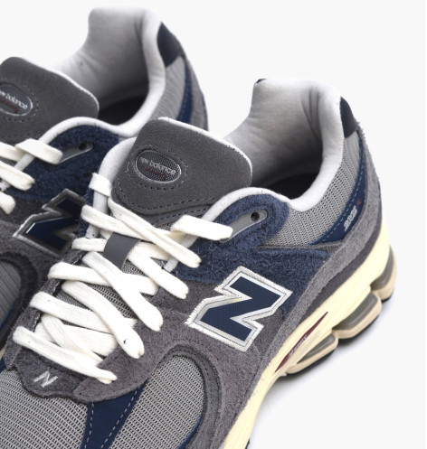 New Balance 2002R