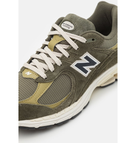 New Balance 2002R