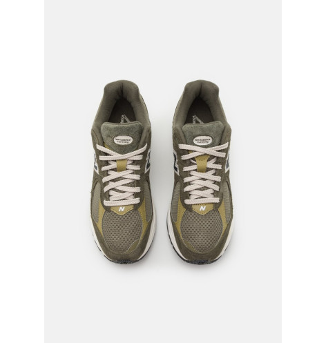 New Balance 2002R