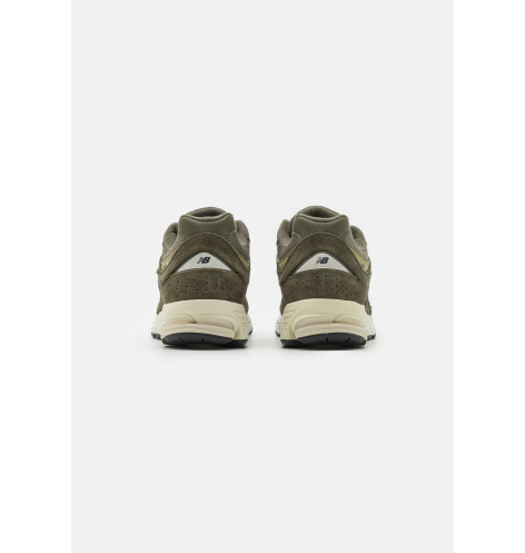 New Balance 2002R