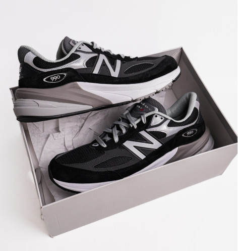 New Balance 990V6