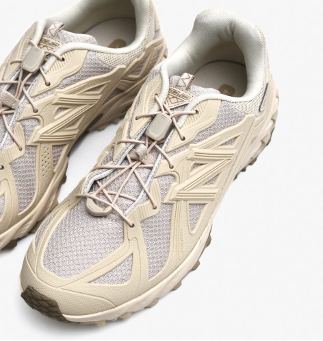 New Balance 610 White Beige
