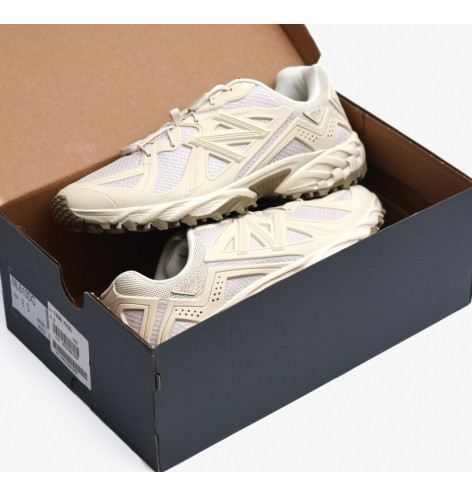 New Balance 610 White Beige