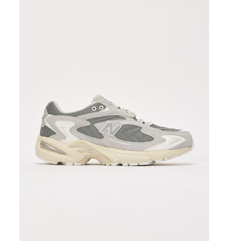 Кросівки New Balance 725