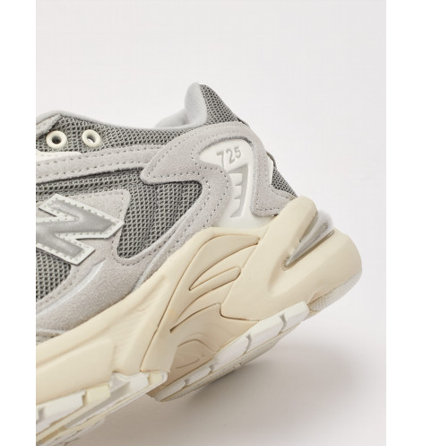 Кросівки New Balance 725