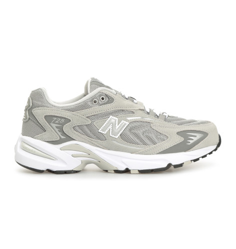 New Balance 725