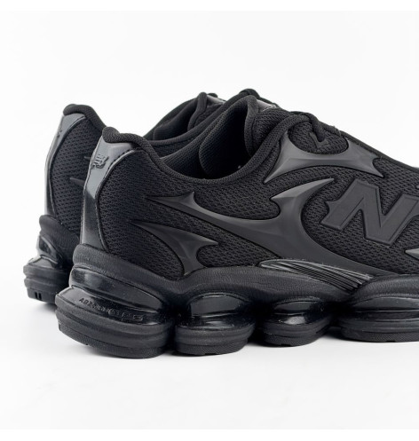New Balance 2000 Black Metallic