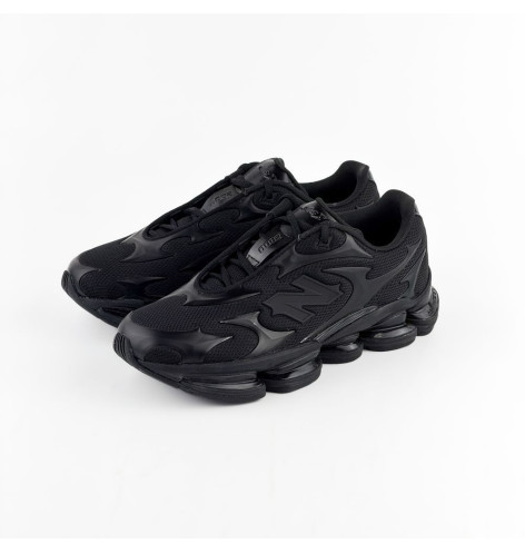 New Balance 2000 Black Metallic