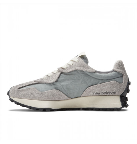 New Balance 327