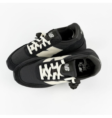 New Balance 370 Black Cement