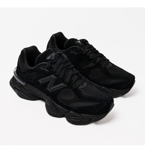 New Balance 9060 Triple Black