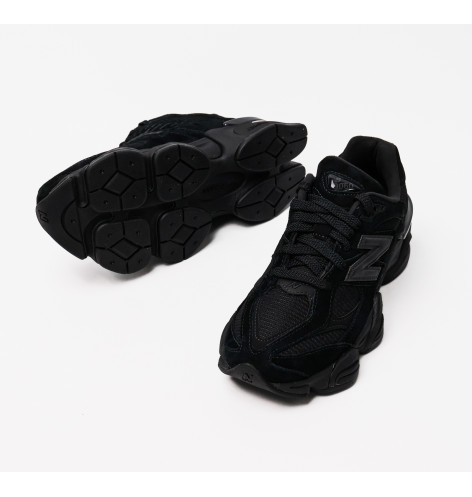New Balance 9060 Triple Black