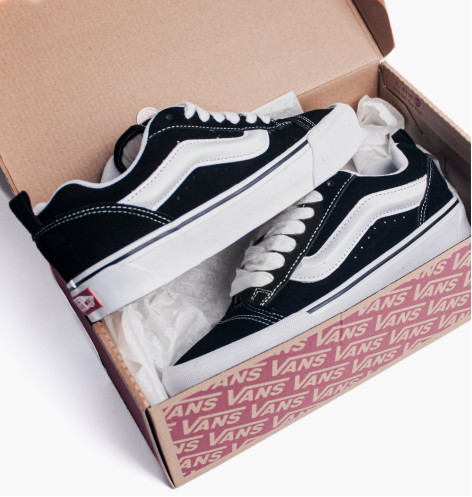 Кеди унісекс Vans Knu Skool Shoe Black VN0009QC6BT 36.5