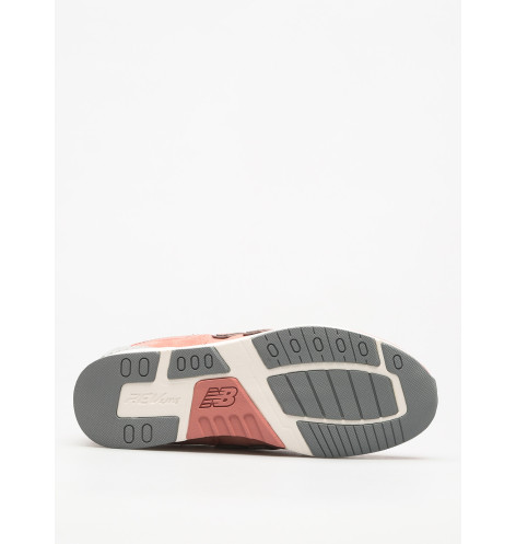 W New balance 697